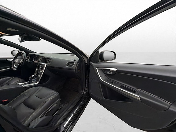 Volvo V60 27 of 30