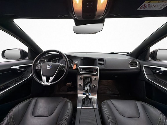 Volvo V60 13 of 30