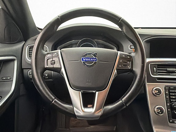 Volvo V60 14 of 30
