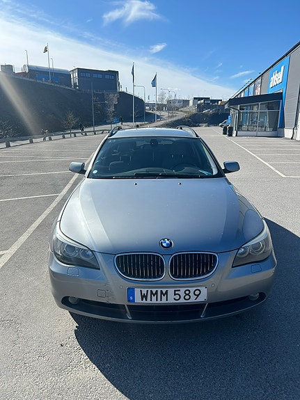 BMW 523i 3 of 10