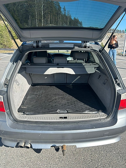 BMW 523i 5 of 10