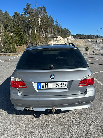 BMW 523i 4 of 10
