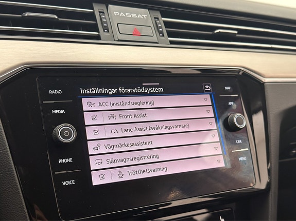 Volkswagen Passat 20 of 30