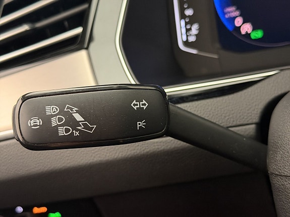 Volkswagen Passat 27 of 30