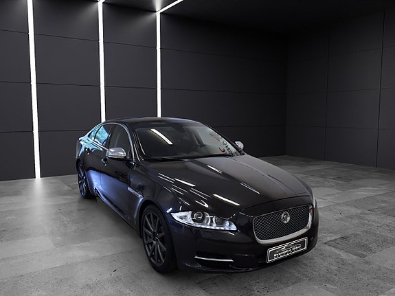 Jaguar XJ 7 of 18