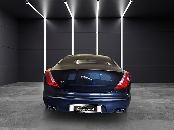 Jaguar XJ 5 of 18