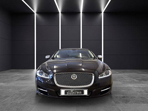 Jaguar XJ 2 of 18