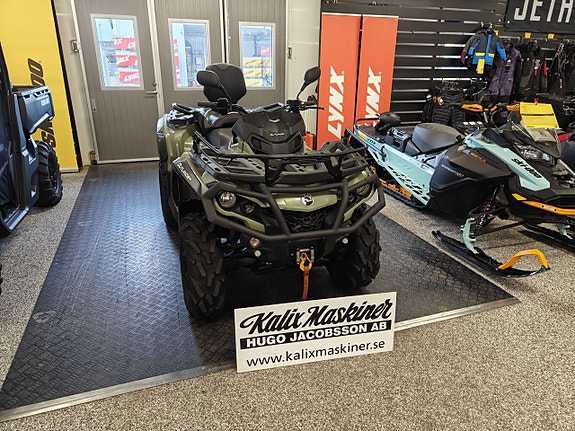 Can-Am OUTLANDER 570 MAX PRO+