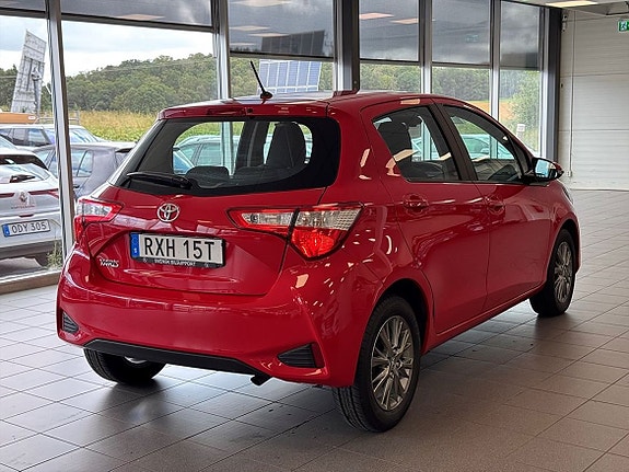 Toyota Yaris 3 of 21