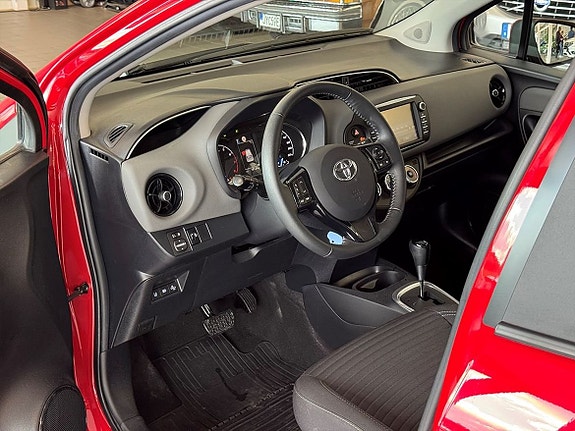 Toyota Yaris 9 of 21