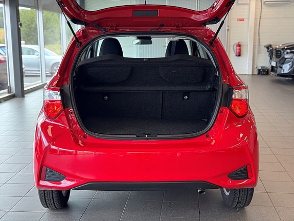 Toyota Yaris 21 of 21