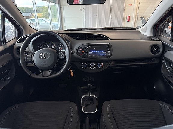 Toyota Yaris 10 of 21