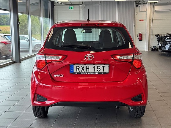 Toyota Yaris 4 of 21