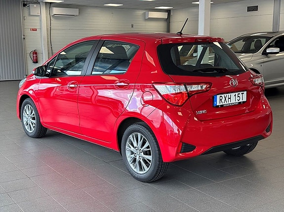Toyota Yaris 5 of 21