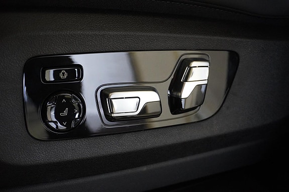BMW X7 12 of 30