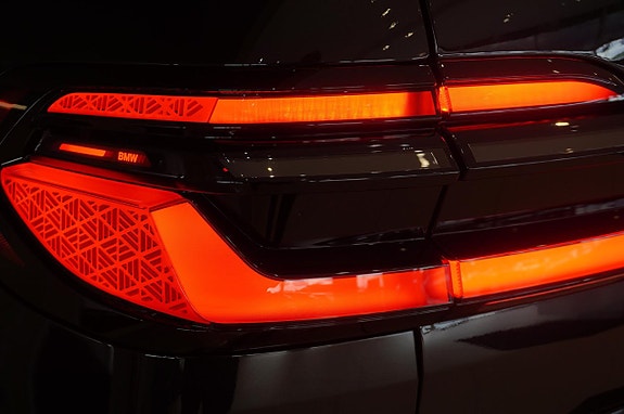 BMW X7 6 of 30