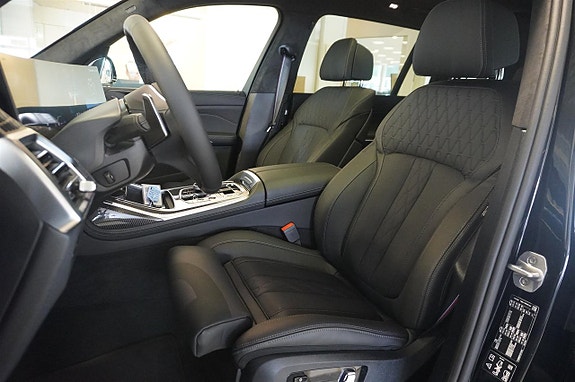 BMW X7 11 of 30
