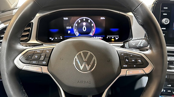 Volkswagen T-Roc 16 of 19