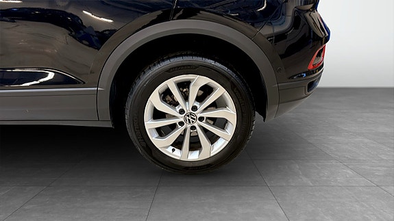 Volkswagen T-Roc 6 of 19
