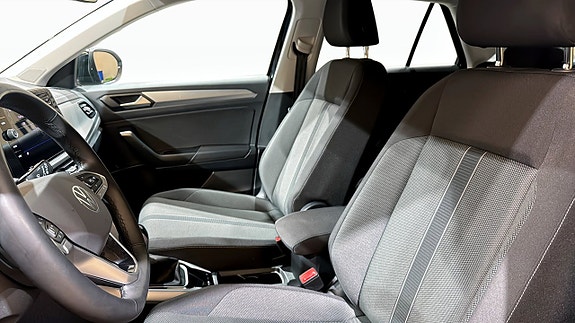 Volkswagen T-Roc 8 of 19