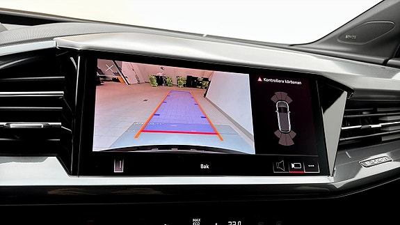 Audi Q4 e-tron 15 of 16