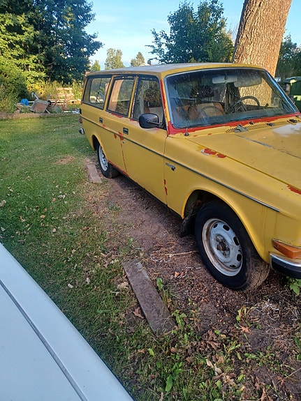 Volvo 145 2 of 10