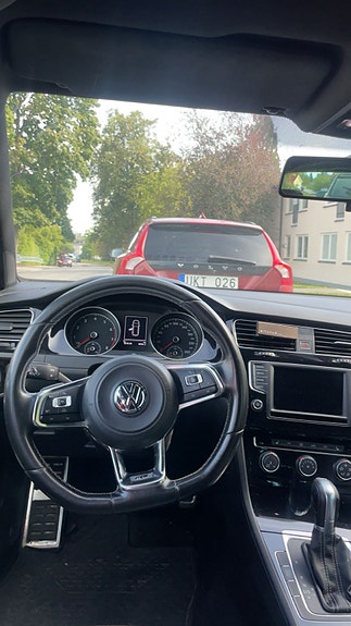Volkswagen Golf VII 3 of 4