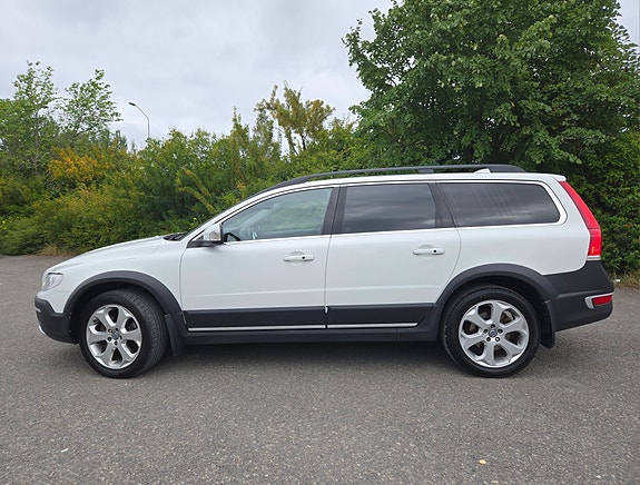 Volvo XC70 2 of 14