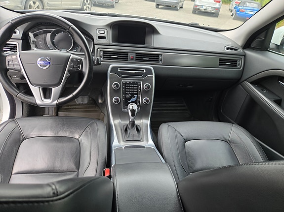 Volvo XC70 13 of 14