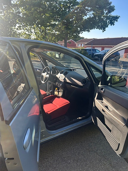 Mitsubishi Colt 5 of 14