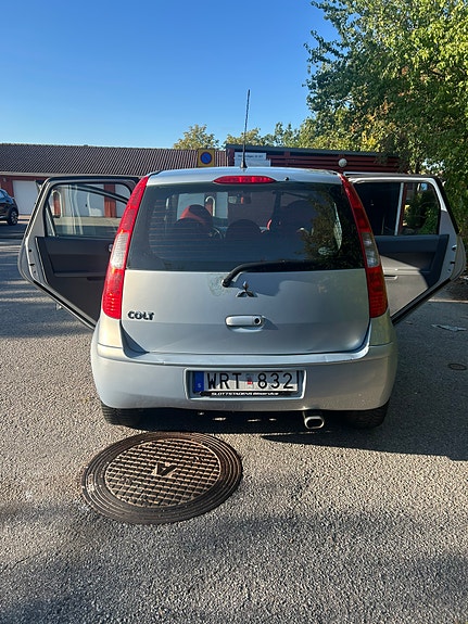 Mitsubishi Colt 3 of 14
