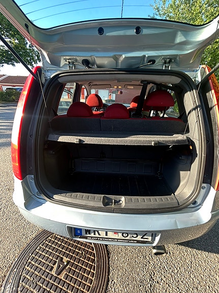 Mitsubishi Colt 10 of 14