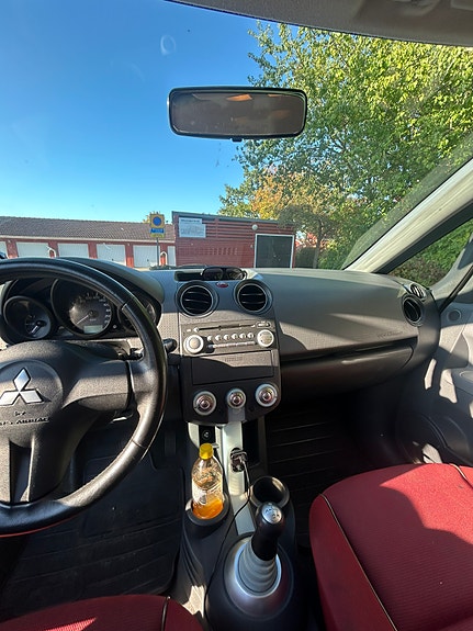 Mitsubishi Colt 7 of 14
