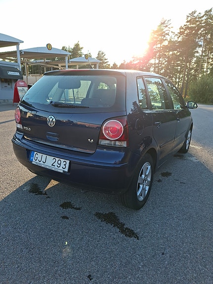 Volkswagen Polo 2 of 7