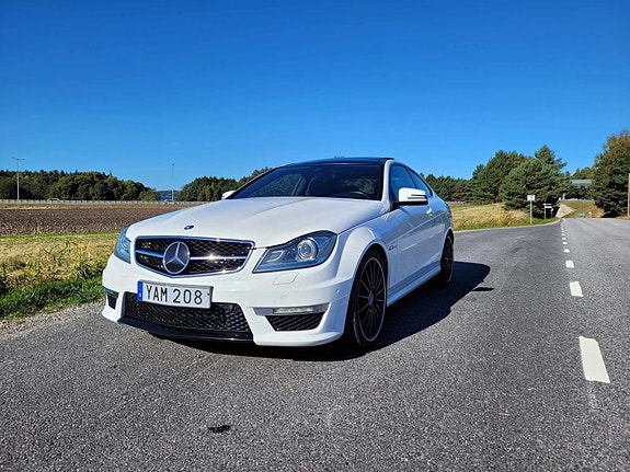 Mercedes-Benz C63 4 of 6