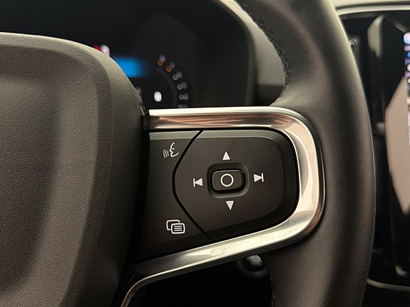 Volvo XC40 19 of 30