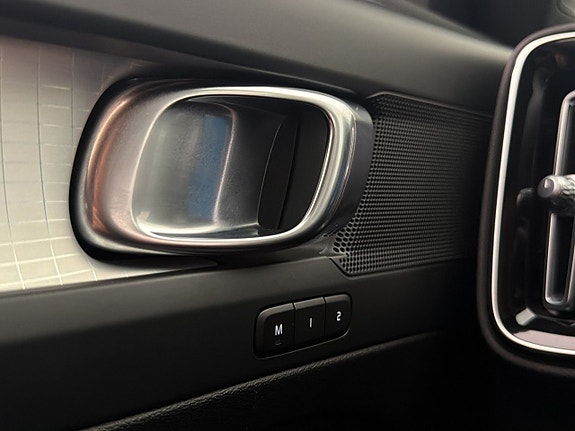 Volvo XC40 30 of 30