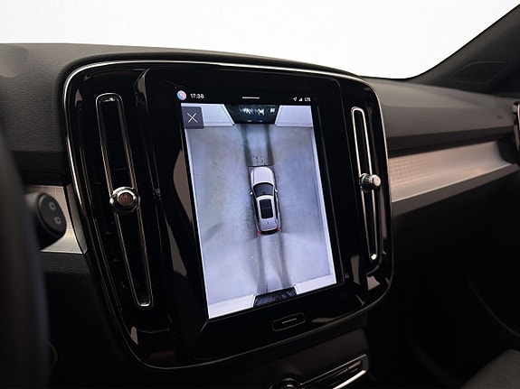 Volvo XC40 20 of 30