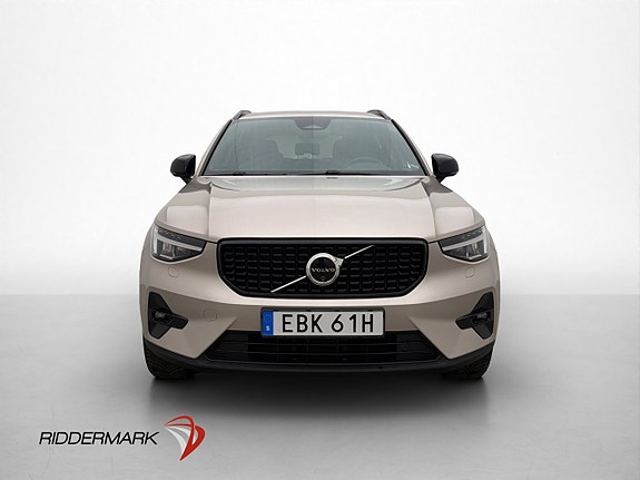 Volvo XC40 2 of 30