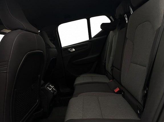 Volvo XC40 16 of 30