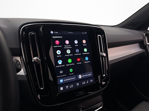 Volvo XC40 23 of 30