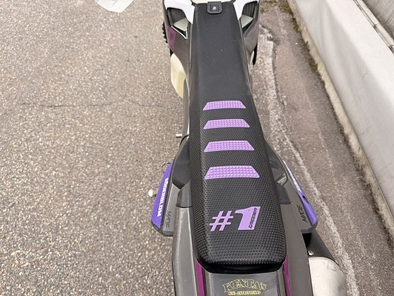 Husqvarna FE 250 2 of 2