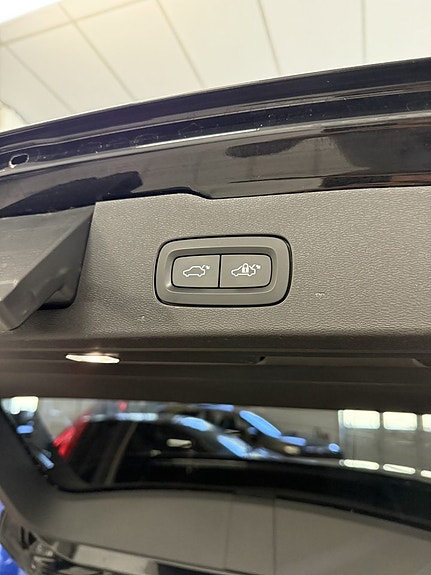 Volvo V60 Cross Country 18 of 18