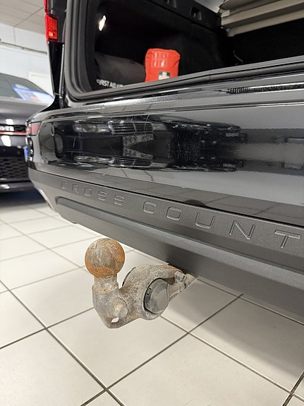 Volvo V60 Cross Country 4 of 18