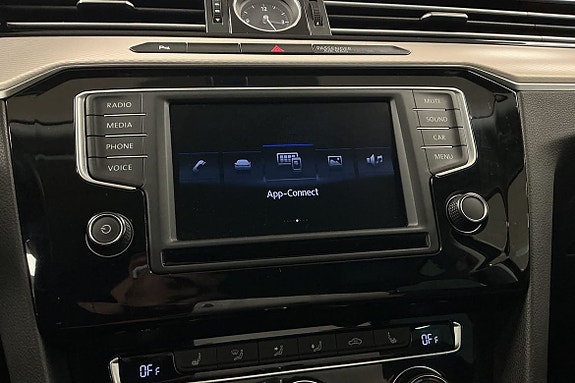 Volkswagen Passat Alltrack 20 of 27