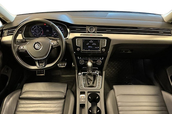 Volkswagen Passat Alltrack 13 of 27