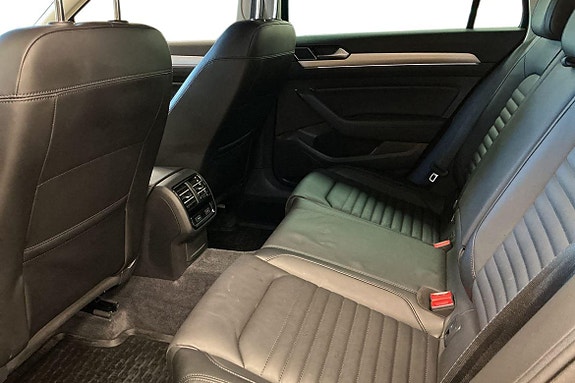 Volkswagen Passat Alltrack 18 of 27