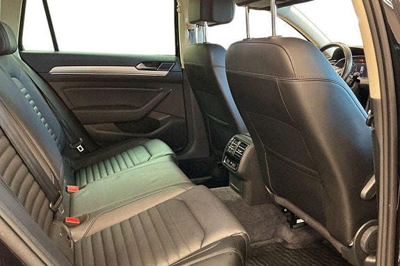 Volkswagen Passat Alltrack 17 of 27