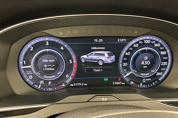 Volkswagen Passat Alltrack 12 of 27