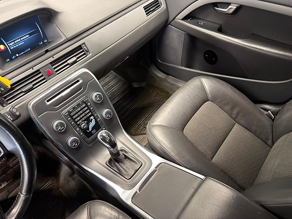 Volvo V70 20 of 28